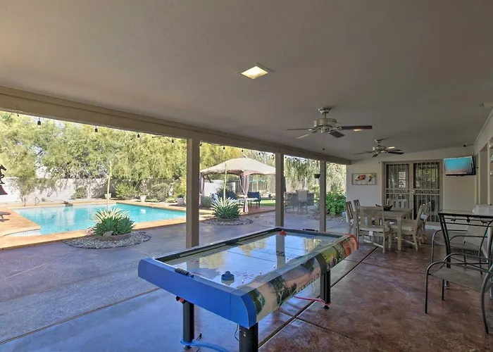 Dom wakacyjny Game Room, Fire Pit & Putting Green: Glendale *