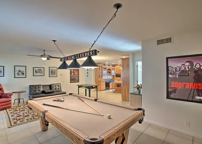 Dom wakacyjny Game Room, Fire Pit & Putting Green: Glendale *